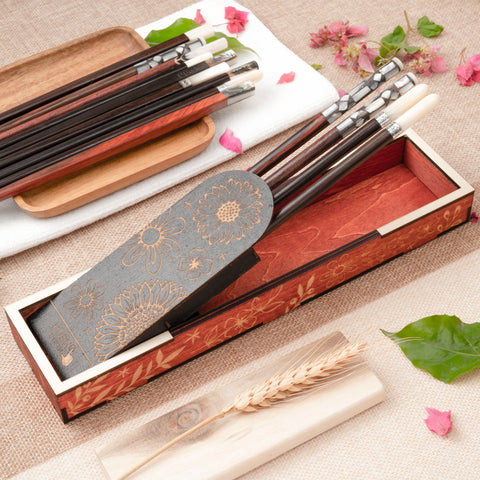 Chopsticks with Box Couple. Box for 2 pairs